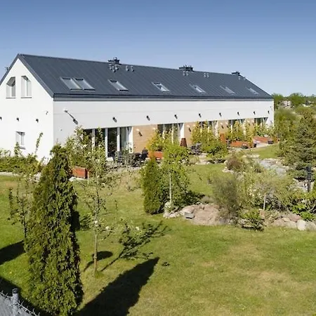 Two-storey Home, Sauna, Whirlpool *